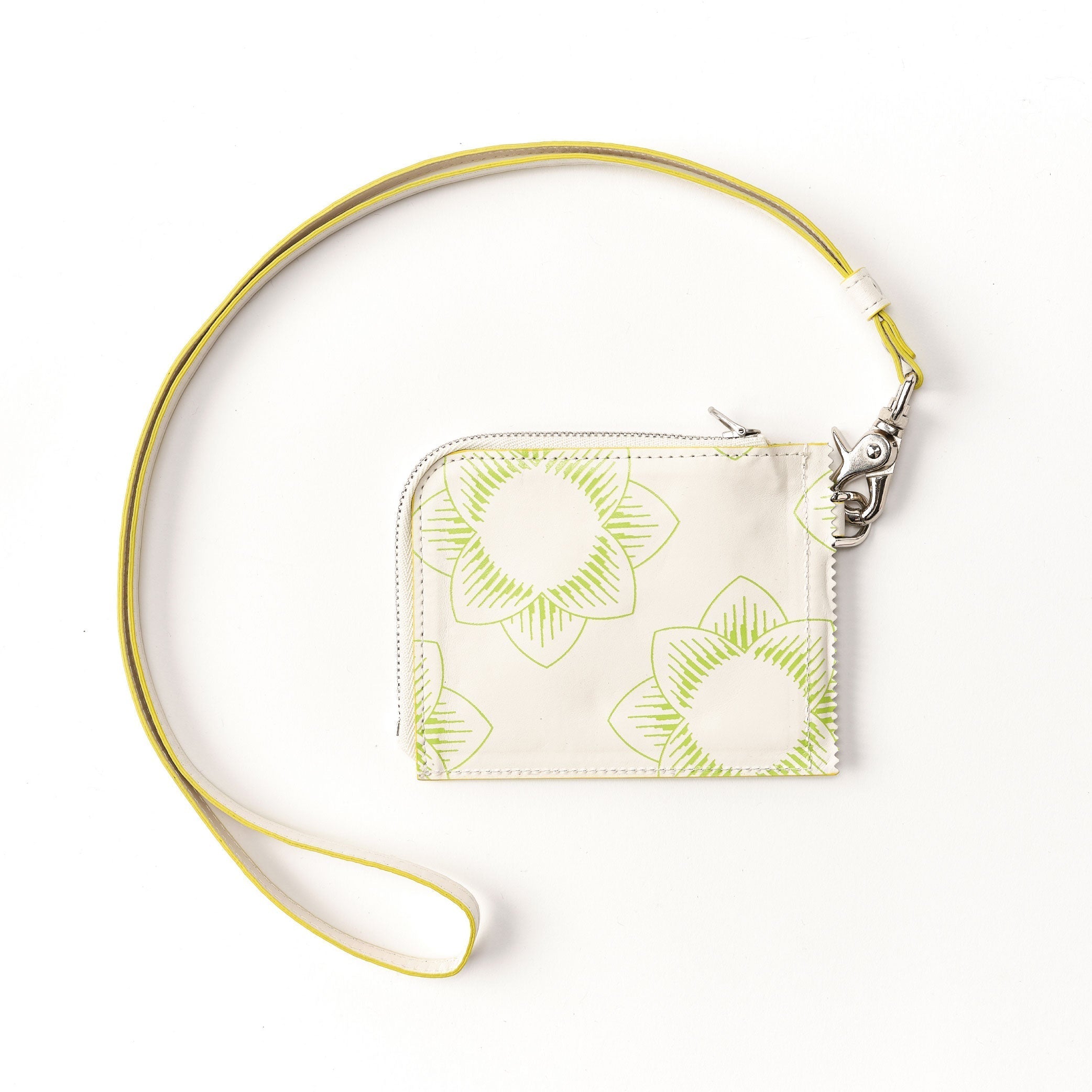 Round wallet with shoulder strap 【MALE MUSE】